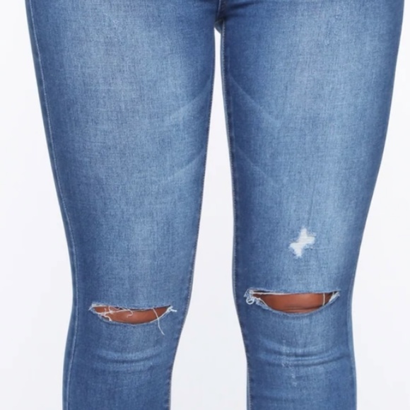 Fashion Nova Light blue jeans - Picture 3 of 3